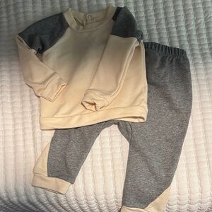 Miniclasix Cozy Cream and Gray Kids Sweat Set 12-18 mos